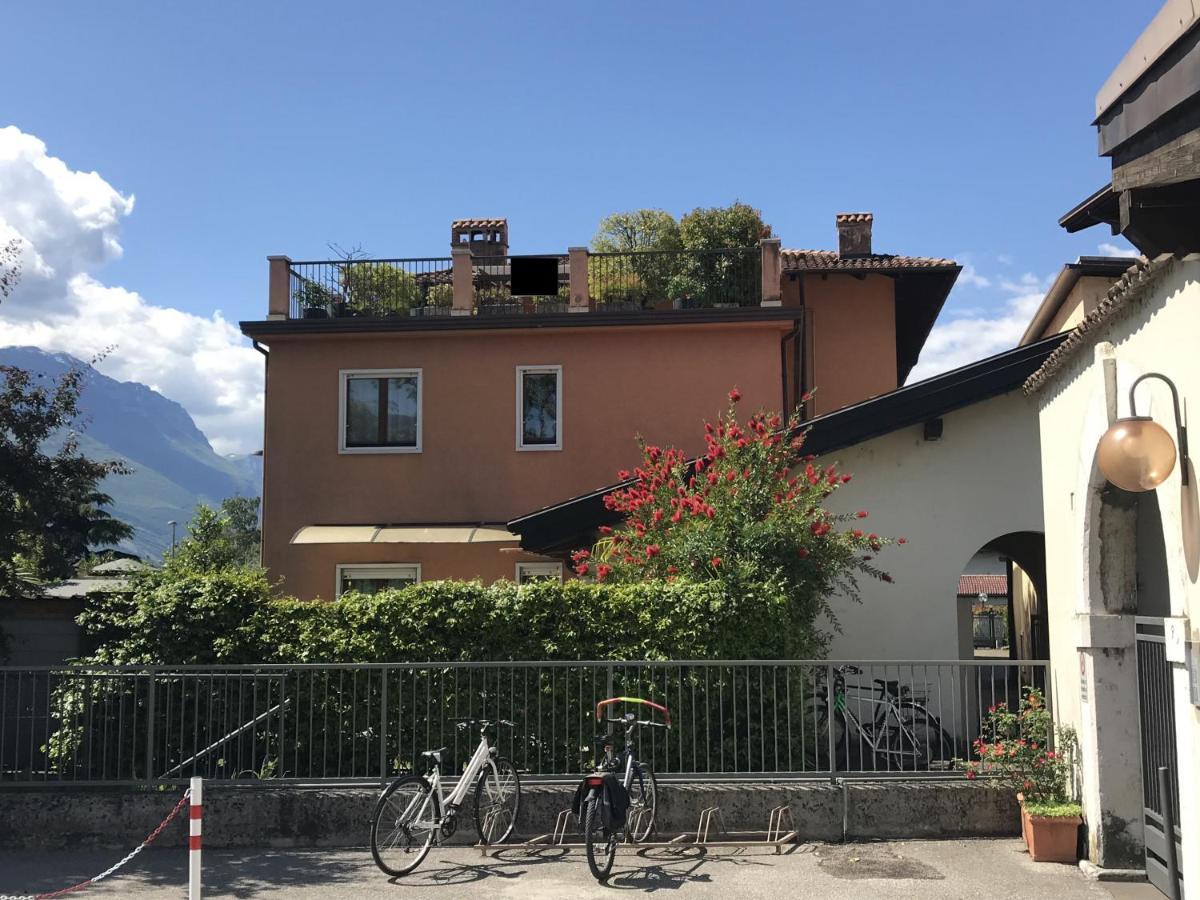 Appartamento Al Centro Arco Bagian luar foto